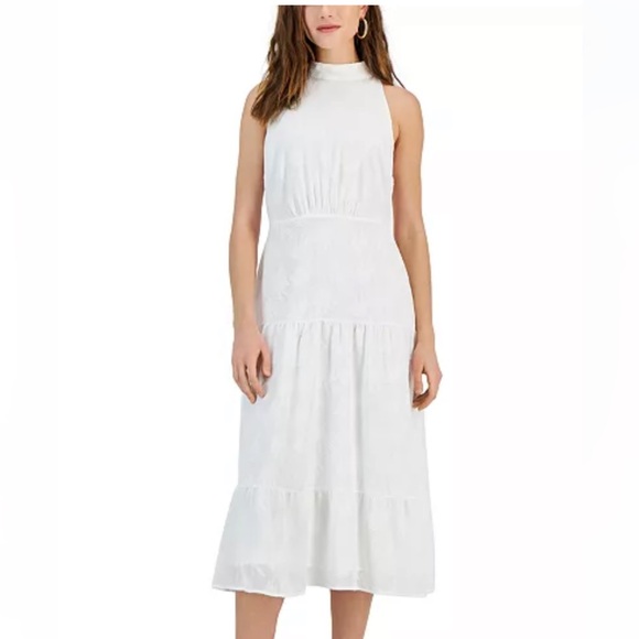 White Sleeveless Dress - Picture 1 of 8